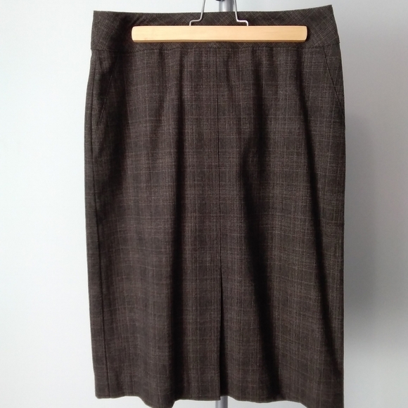 Le Chateau Wool Blend Pencil Skirt (NWOT) - Picture 8 of 13